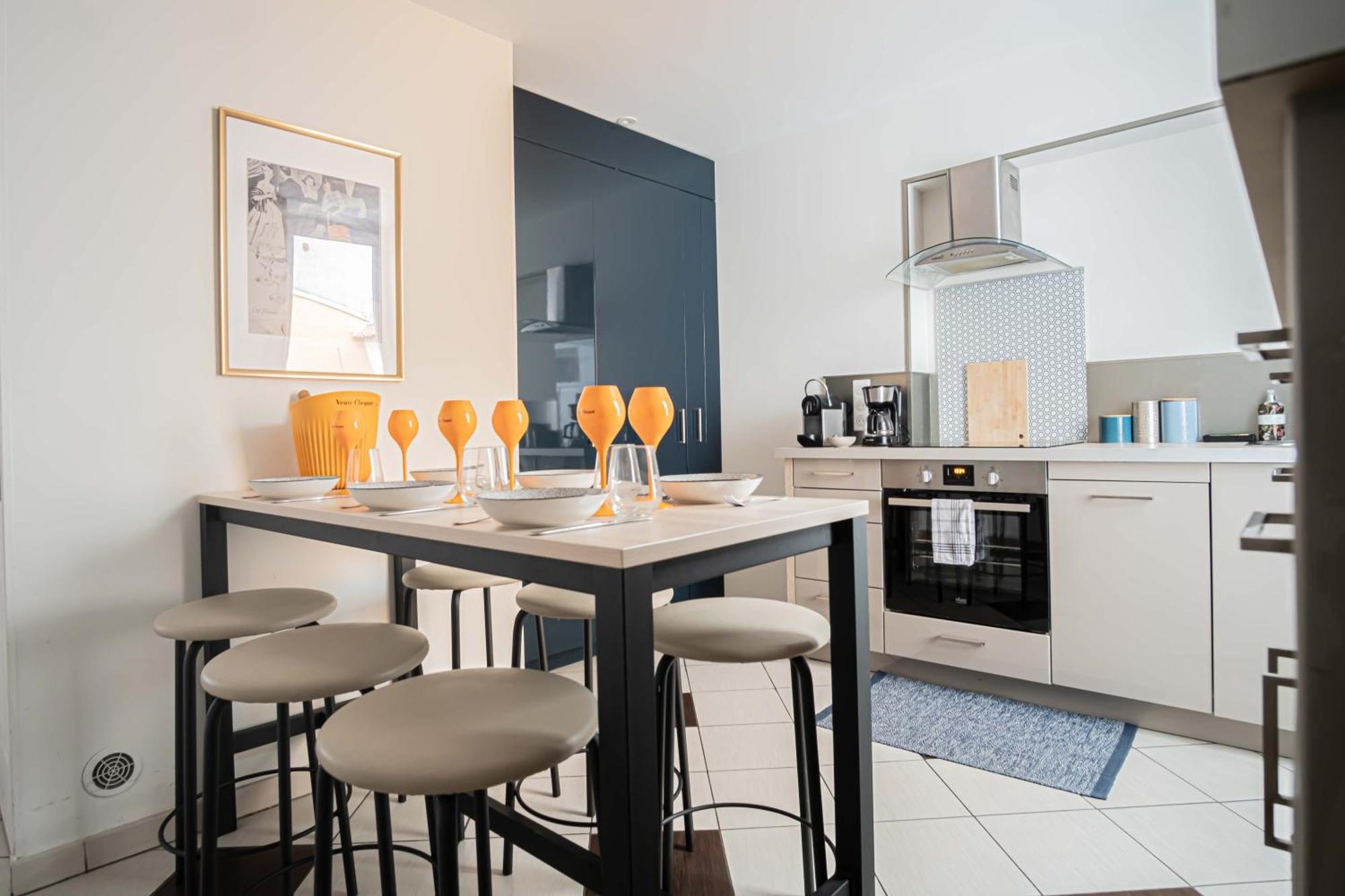 Triplex Cathedrale Parking Gratuit Apartment Reims Bagian luar foto