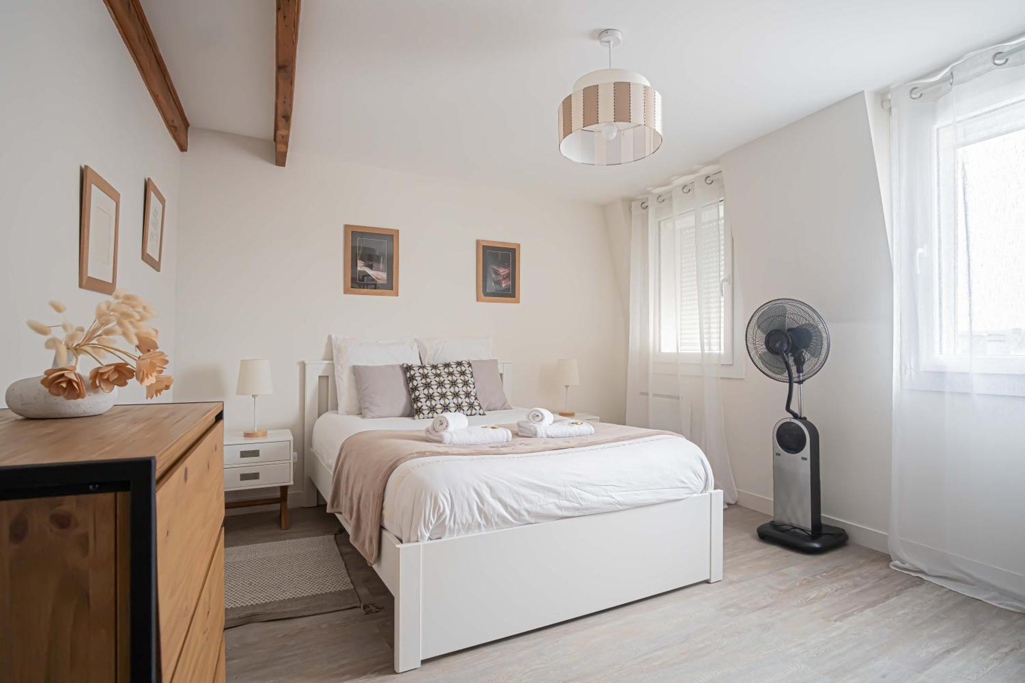 Triplex Cathedrale Parking Gratuit Apartment Reims Bagian luar foto