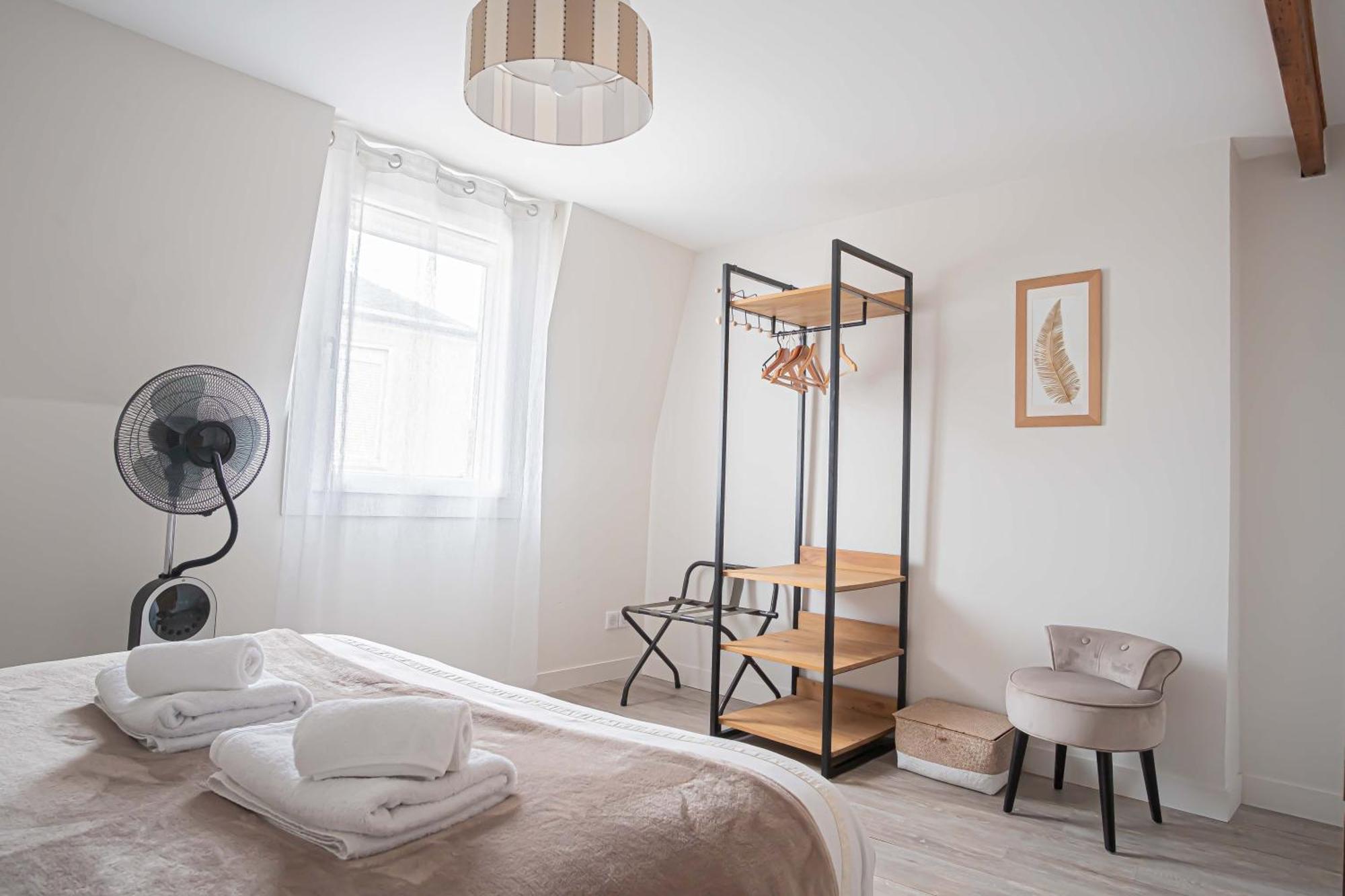 Triplex Cathedrale Parking Gratuit Apartment Reims Bagian luar foto